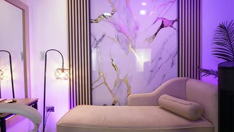 emma__walkerr_ online show from April 4, 2026, 7:44 pm