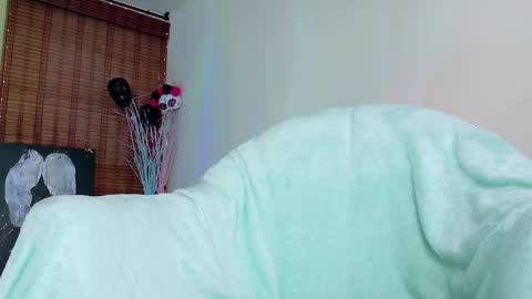 Snapshot of emma_blanco chatting on November 10, 2025, 8:46 am Emma online show from November 10, 2025, 8:46 am