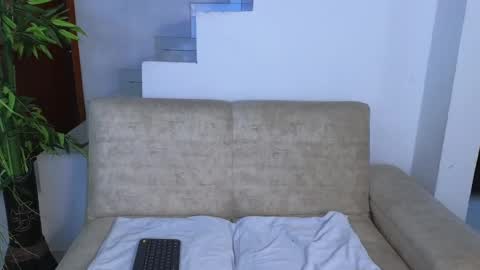 Snapshot of emma_blue_ chatting on November 13, 2025, 4:44 am Emma Blue modelo independiente online show from November 13, 2025, 4:44 am