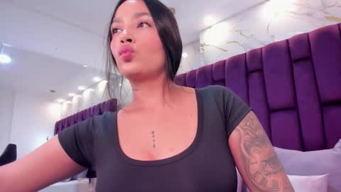 Snapshot of emma_carterr1 chatting on February 22, 2026, 2:24 am pau online show from February 22, 2026, 2:24 am