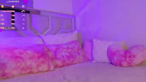 Snapshot of emma_clive chatting on July 1, 2026, 2:35 am Emma online show from July 1, 2026, 2:35 am