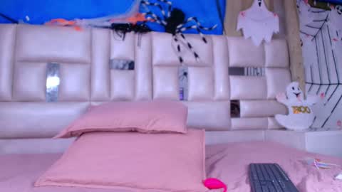 Emma online show from October 31, 2025, 3:07 am