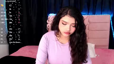 emma_gil22 online show from January 15, 2026, 1:05 pm