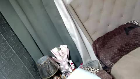 emma_glow69 online show from March 3, 2026, 1:12 am