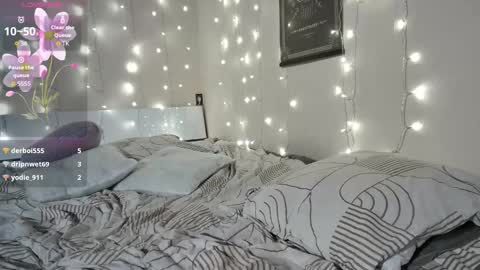 emma_just online show from March 19, 2026, 9:08 pm