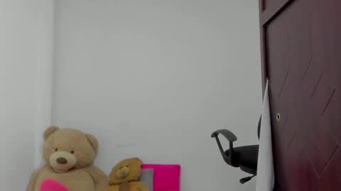 Snapshot of emma_lean chatting on October 28, 2025, 11:14 am whises lits online show from October 28, 2025, 11:14 am