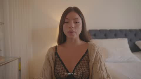 Snapshot of emma_lu1 chatting on November 11, 2025, 5:02 pm emma_lu1 online show from November 11, 2025, 5:02 pm