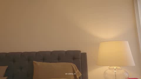 emma_lu1 online show from February 27, 2026, 9:37 pm