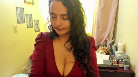 Snapshot of emma_luxy chatting on December 21, 2024, 1:10 pm emma luxy online show from December 21, 2024, 1:10 pm