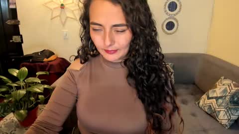 Snapshot of emma_luxy chatting on February 18, 2025, 4:37 am emma luxy online show from February 18, 2025, 4:37 am