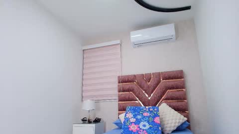 Snapshot of emma_madison_ chatting on November 5, 2025, 11:54 am emma online show from November 5, 2025, 11:54 am