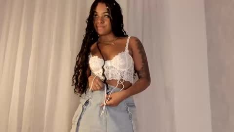 Snapshot of emma_morgann chatting on February 10, 2025, 11:15 am Emma Morgann online show from February 10, 2025, 11:15 am