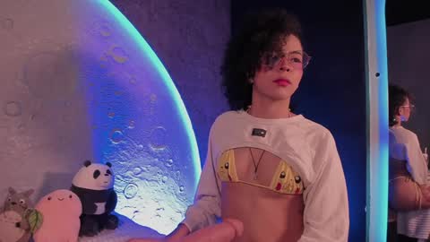 Snapshot of emma_nakamura chatting on January 31, 2025, 10:10 am online show from January 31, 2025, 10:10 am