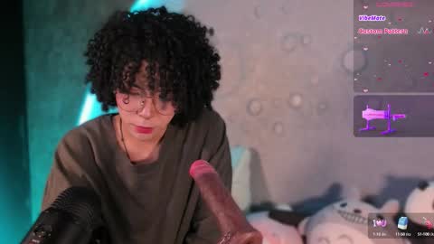 Snapshot of emma_nakamura chatting on October 7, 2025, 10:01 am online show from October 7, 2025, 10:01 am