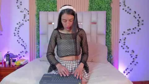 Snapshot of emma_nmm chatting on January 15, 2026, 4:55 pm Emma online show from January 15, 2026, 4:55 pm