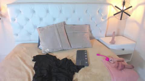 Snapshot of emma_payton chatting on February 5, 2025, 6:15 pm Emma online show from February 5, 2025, 6:15 pm