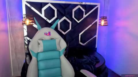 emma_ramone online show from June 3, 2026, 12:08 pm