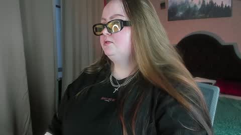 Snapshot of emma_razoom chatting on January 23, 2025, 7:22 am Emma Razumovskaya online show from January 23, 2025, 7:22 am