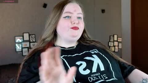 Snapshot of emma_razoom chatting on October 20, 2025, 5:46 pm Emma Razumovskaya online show from October 20, 2025, 5:46 pm