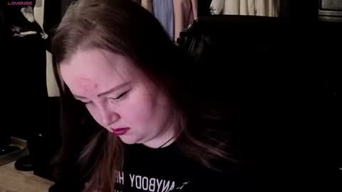 Snapshot of emma_razoom chatting on November 7, 2025, 11:27 pm Emma Razumovskaya online show from November 7, 2025, 11:27 pm