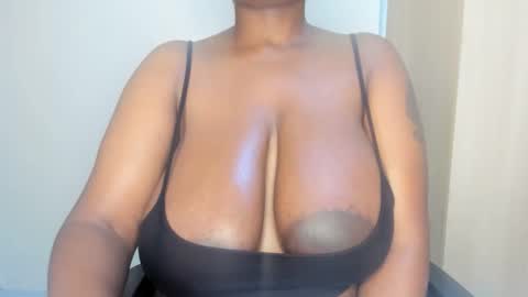 Snapshot of emma_remi chatting on October 25, 2025, 1:07 pm emma_remi online show from October 25, 2025, 1:07 pm