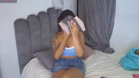 emma_saenz01 online show from June 24, 2026, 5:50 am
