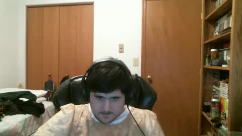 emma_the_boy online show from December 3, 2024, 9:33 am