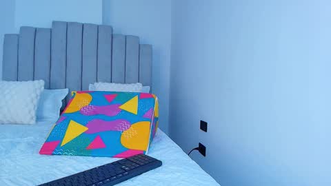 Snapshot of emma_trix chatting on November 6, 2025, 11:55 am Emma online show from November 6, 2025, 11:55 am