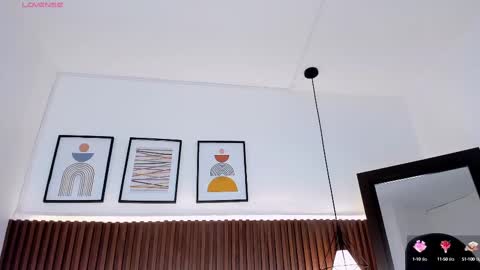 Snapshot of emma_white_01 chatting on February 24, 2025, 4:05 am emma your love online show from February 24, 2025, 4:05 am