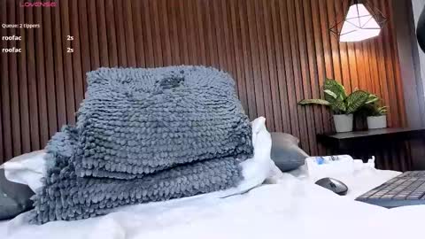 Snapshot of emma_white_01 chatting on February 24, 2025, 7:11 am emma your love online show from February 24, 2025, 7:11 am