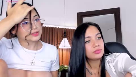 Snapshot of emma_white_01 chatting on February 28, 2025, 5:48 am emma your love online show from February 28, 2025, 5:48 am