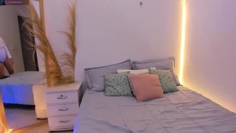 emma_woods__ online show from November 28, 2025, 1:47 pm