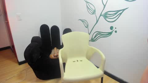Snapshot of emmaaevans_ chatting on December 17, 2024, 3:28 pm Emma Evans online show from December 17, 2024, 3:28 pm