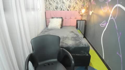 Snapshot of emmaaevans_ chatting on January 28, 2025, 11:49 am Emma Evans online show from January 28, 2025, 11:49 am