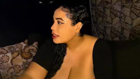 Snapshot of emmacamille2 chatting on February 27, 2025, 3:58 am emmacamille2 online show from February 27, 2025, 3:58 am