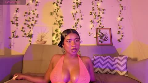 Snapshot of emmaconneer chatting on October 29, 2025, 2:30 pm Emma online show from October 29, 2025, 2:30 pm