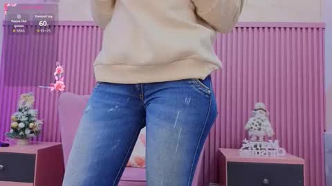 emma cortez online show from December 18, 2025, 11:49 am