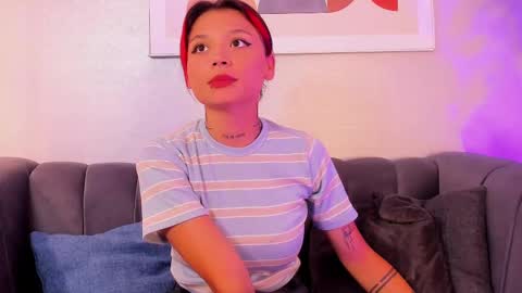 Snapshot of emmaduff_ chatting on October 8, 2025, 11:52 am online show from October 8, 2025, 11:52 am