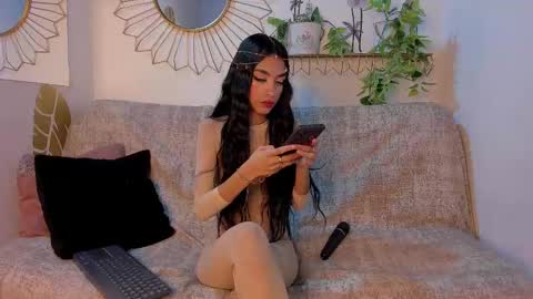 Snapshot of emmaduque chatting on November 1, 2025, 7:49 pm Emma Duque online show from November 1, 2025, 7:49 pm