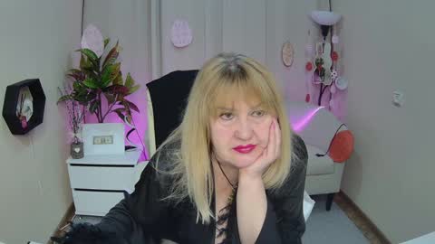 Snapshot of emmaellison924117 chatting on April 9, 2026, 6:30 am emmaellison924117 online show from April 9, 2026, 6:30 am