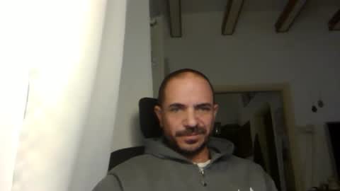 Snapshot of emmagold123 chatting on December 15, 2024, 4:51 am Ariel online show from December 15, 2024, 4:51 am