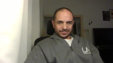 Snapshot of emmagold123 chatting on December 26, 2024, 4:43 am Ariel online show from December 26, 2024, 4:43 am