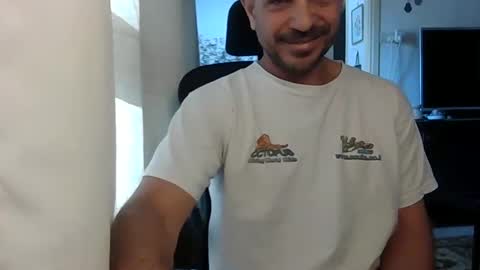 Snapshot of emmagold123 chatting on January 9, 2025, 8:45 am Ariel online show from January 9, 2025, 8:45 am