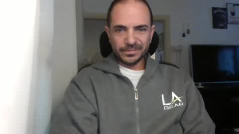 Snapshot of emmagold123 chatting on January 11, 2025, 6:03 am Ariel online show from January 11, 2025, 6:03 am