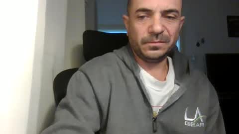 Snapshot of emmagold123 chatting on February 26, 2025, 3:32 am Ariel online show from February 26, 2025, 3:32 am