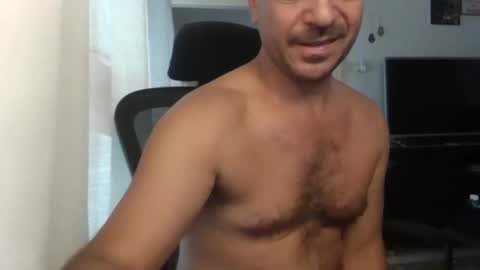 Snapshot of emmagold123 chatting on September 26, 2025, 5:44 am Ariel online show from September 26, 2025, 5:44 am