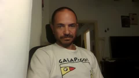 Snapshot of emmagold123 chatting on October 12, 2025, 3:27 am Ariel online show from October 12, 2025, 3:27 am