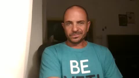 Snapshot of emmagold123 chatting on October 19, 2025, 9:04 pm Ariel online show from October 19, 2025, 9:04 pm