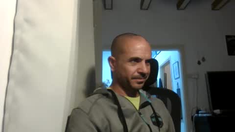 Snapshot of emmagold123 chatting on November 2, 2025, 9:06 pm Ariel online show from November 2, 2025, 9:06 pm