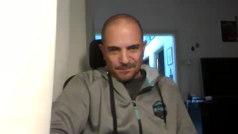 Snapshot of emmagold123 chatting on November 9, 2025, 10:08 pm Ariel online show from November 9, 2025, 10:08 pm